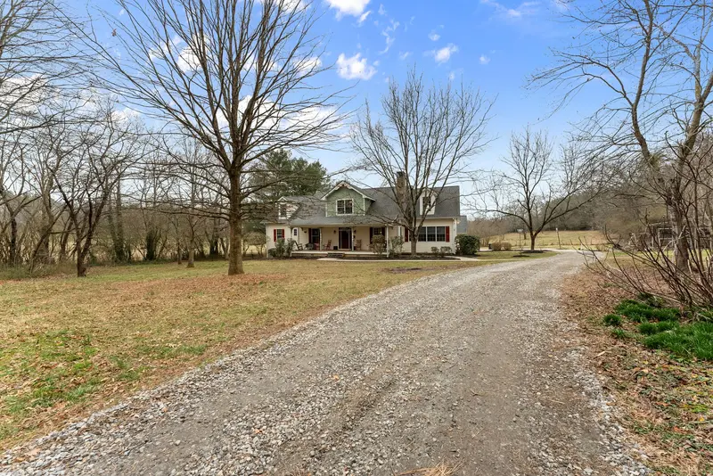 4 Min to Downtown