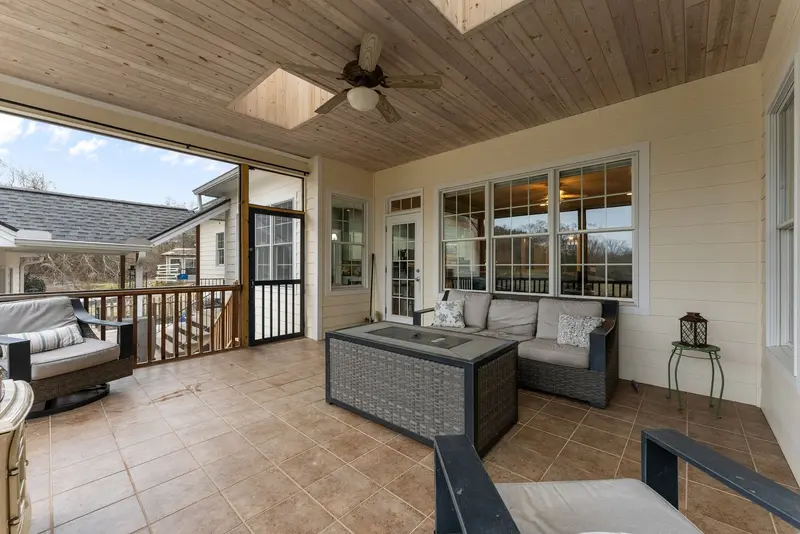 Screened porch with seating