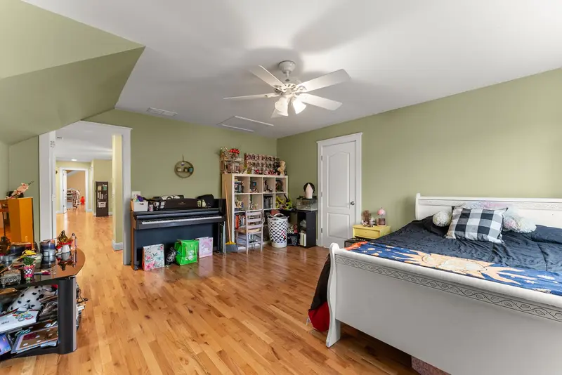 Upstairs bedroom